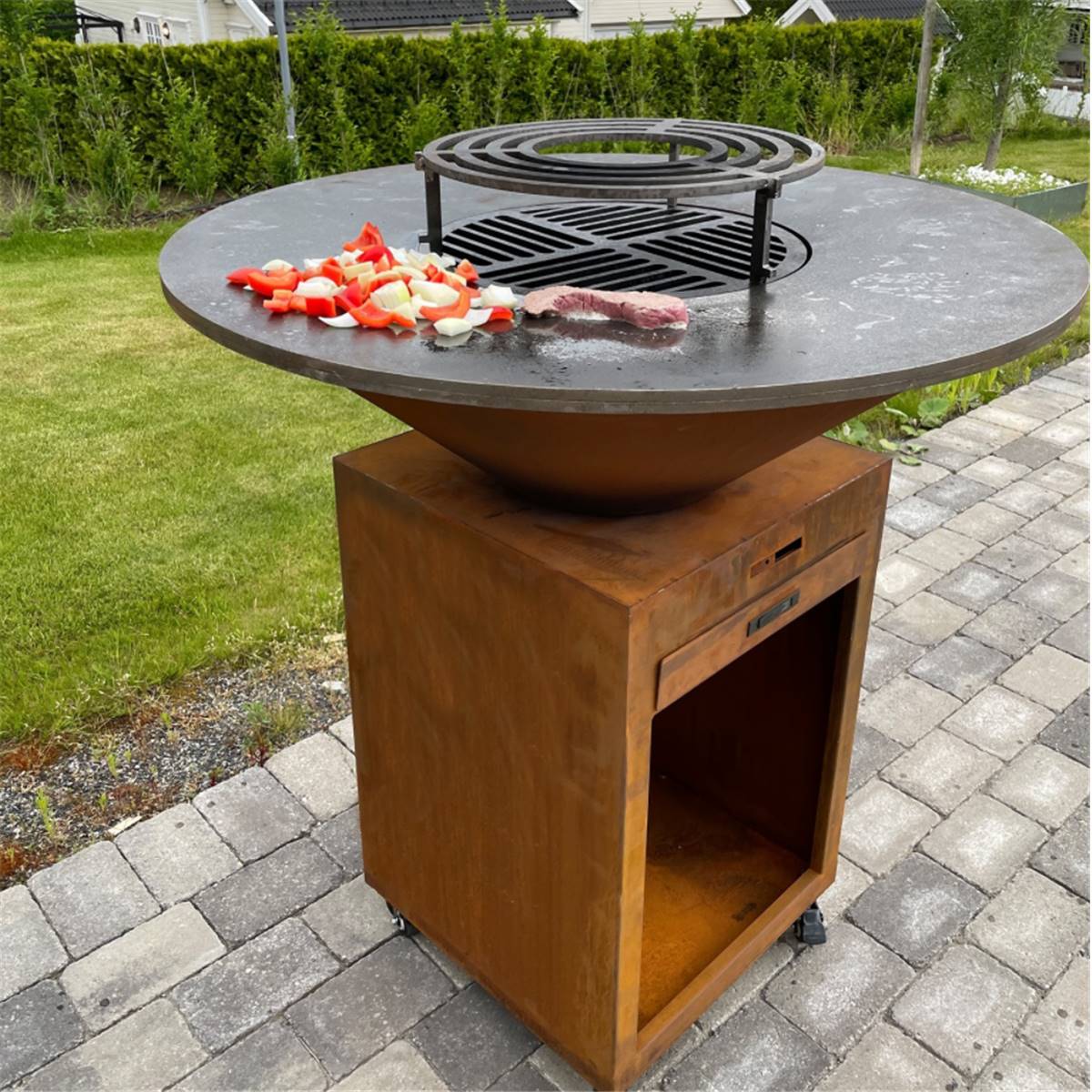 Barbecue brasero en acier Classique Brasero + meuble 50 x 50 cm